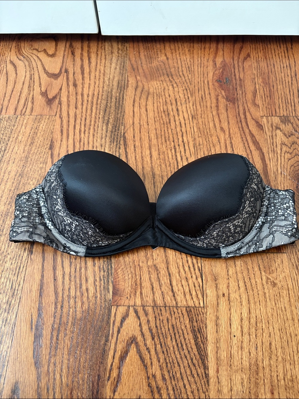 Victoria's Secret Very Sexy Multi Way Strapless Black Lace Push-Up Bra Size 34B
